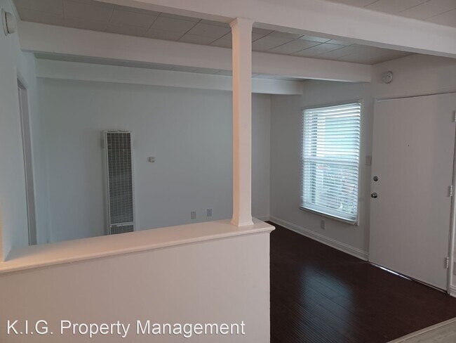 Building Photo - 1 br, 1 bath Apartment - 11903 - 11913 Van...
