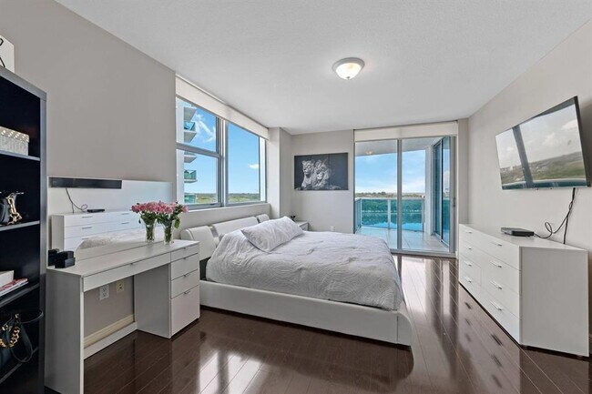 Building Photo - 2641 N Flamingo Rd