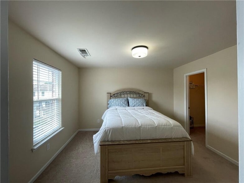 Building Photo - 2167 Meadow Peak Rd