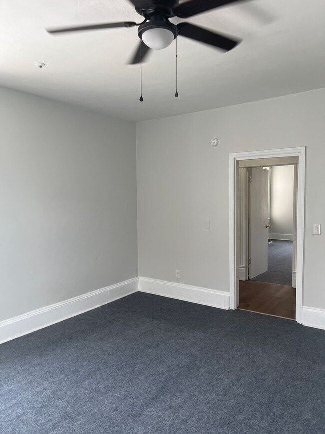 Building Photo - 1415 Chapman Ave SW