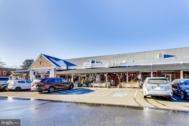 Building Photo - 1722 N Quinn St