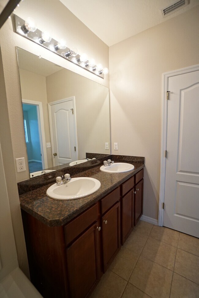 Building Photo - Townhouse in Eagle Palm in Riverview