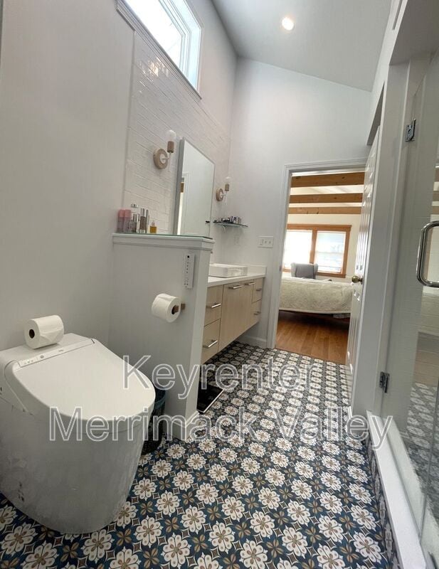 Building Photo - 44 River St