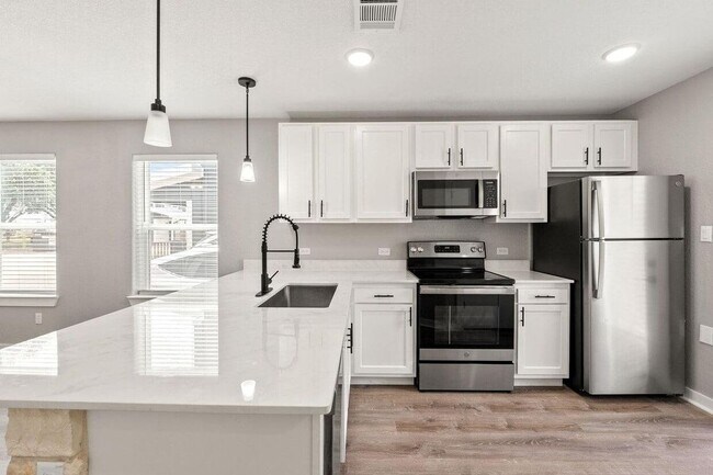 Building Photo - 1801 E Palm Valley Blvd