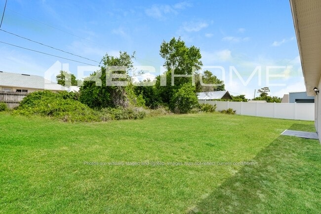 Building Photo - 2924 Norwick St