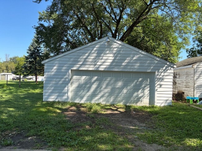 Building Photo - 2 bedroom house in Waterloo
