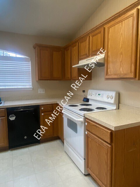 Building Photo - 1324 Jeffrine Dr
