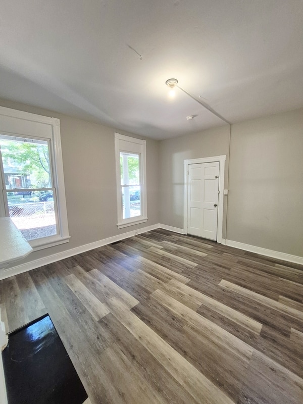 Building Photo - 3209 3rd Ave