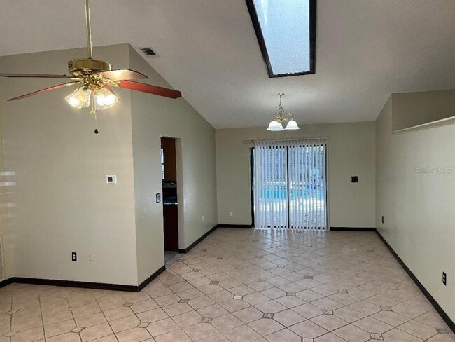 Building Photo - 200 Arbor Dr W