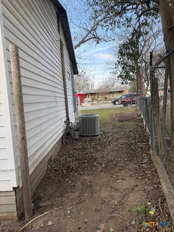 Building Photo - 784 Samuels St