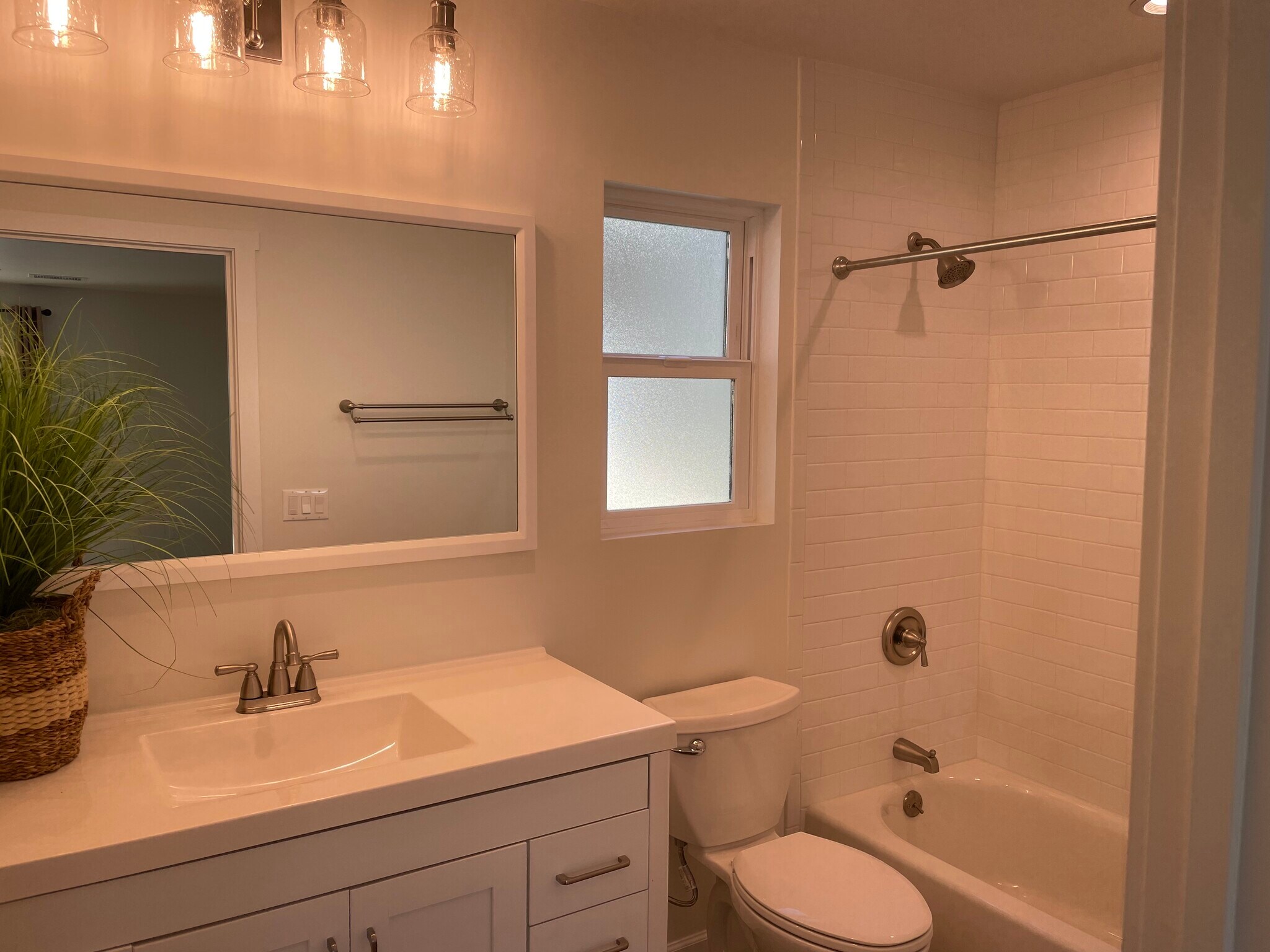 Building Photo - 1191 Hillside St