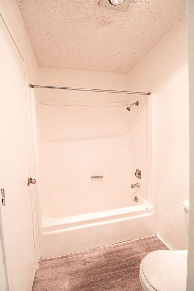 Building Photo - 1327 Julienne Pl