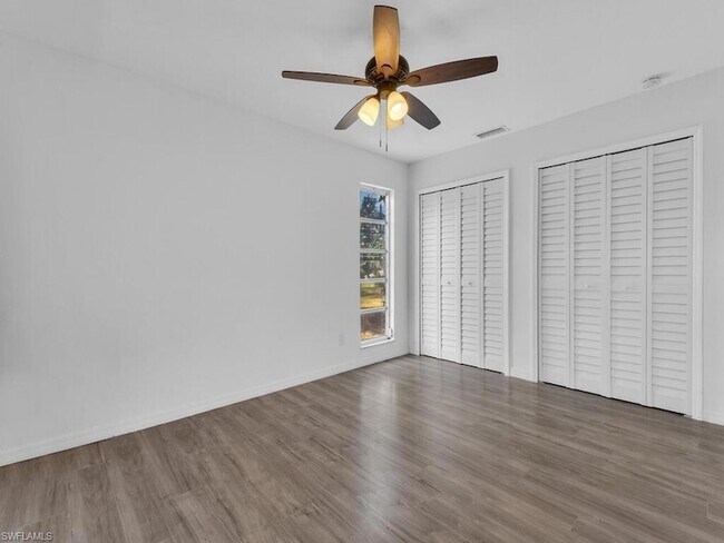 Building Photo - 5620 Foxlake Dr