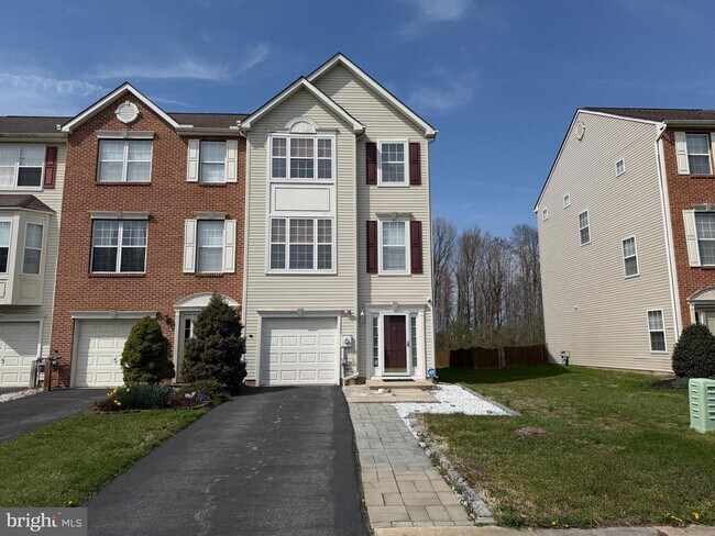 Building Photo - 25 Shawn Ln