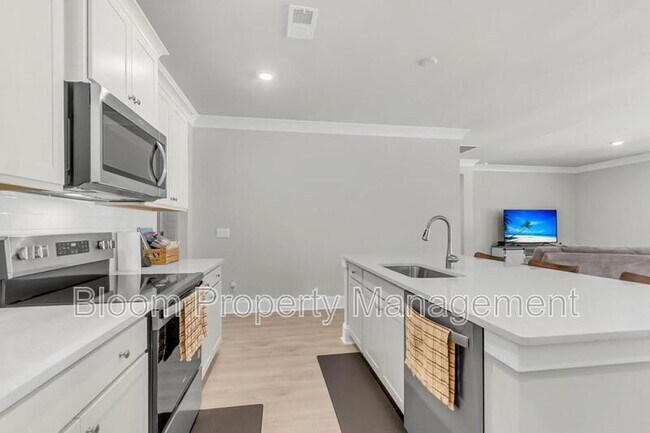 Building Photo - 130 Lilac Grv Wy