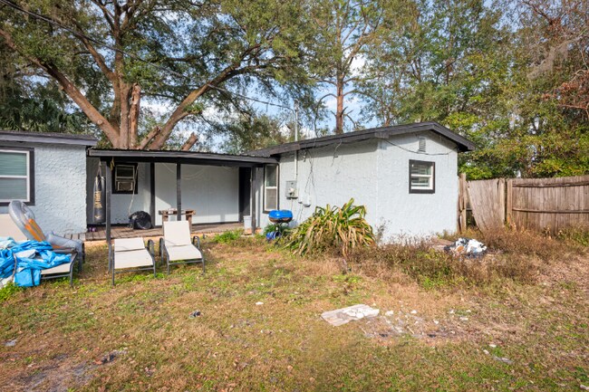 Building Photo - 304 Bernard Rd