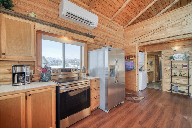 Building Photo - 5406 Henrys Lake Rd