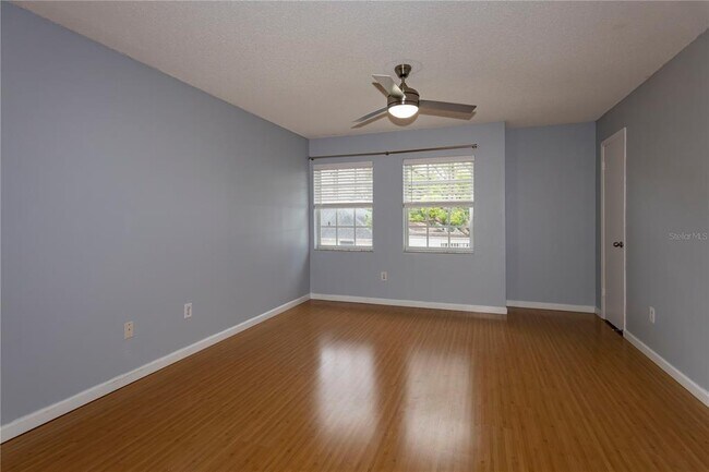 Building Photo - 317 E Amelia St