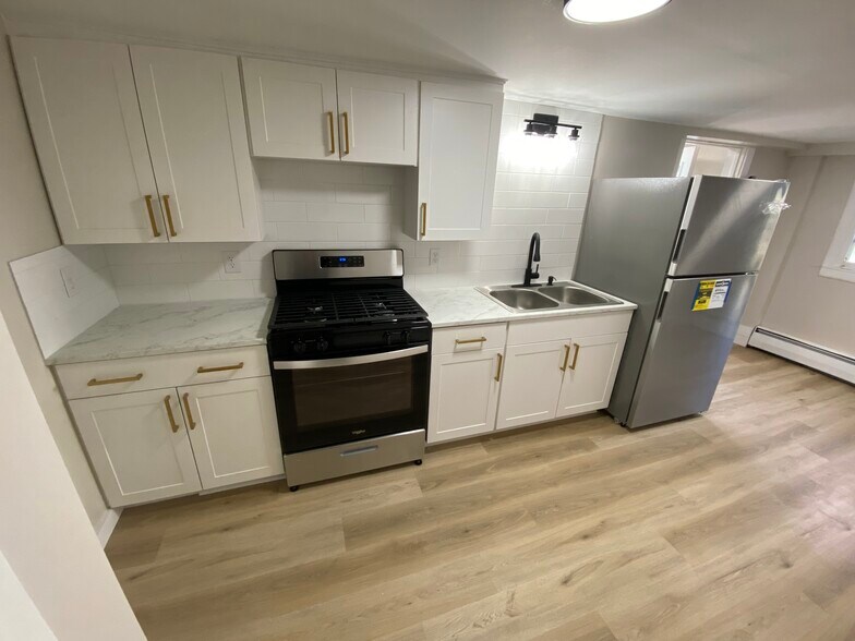 Building Photo - 1019 Chenango St