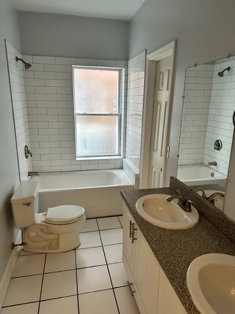 Building Photo - 2348 Rutger St