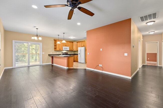 Building Photo - 68 Richard Dr