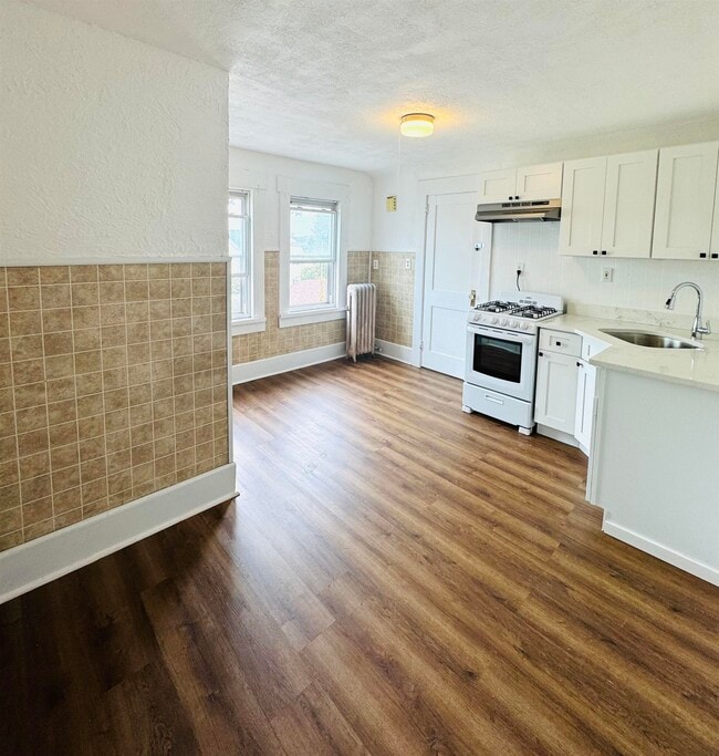 Building Photo - 408 Belgrove Dr