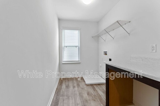 Building Photo - 1169 Scotch Mdws Lp