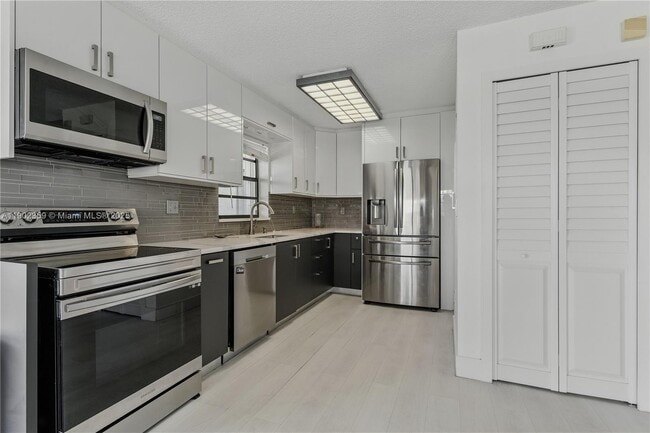 Building Photo - 6825 NW 169th St