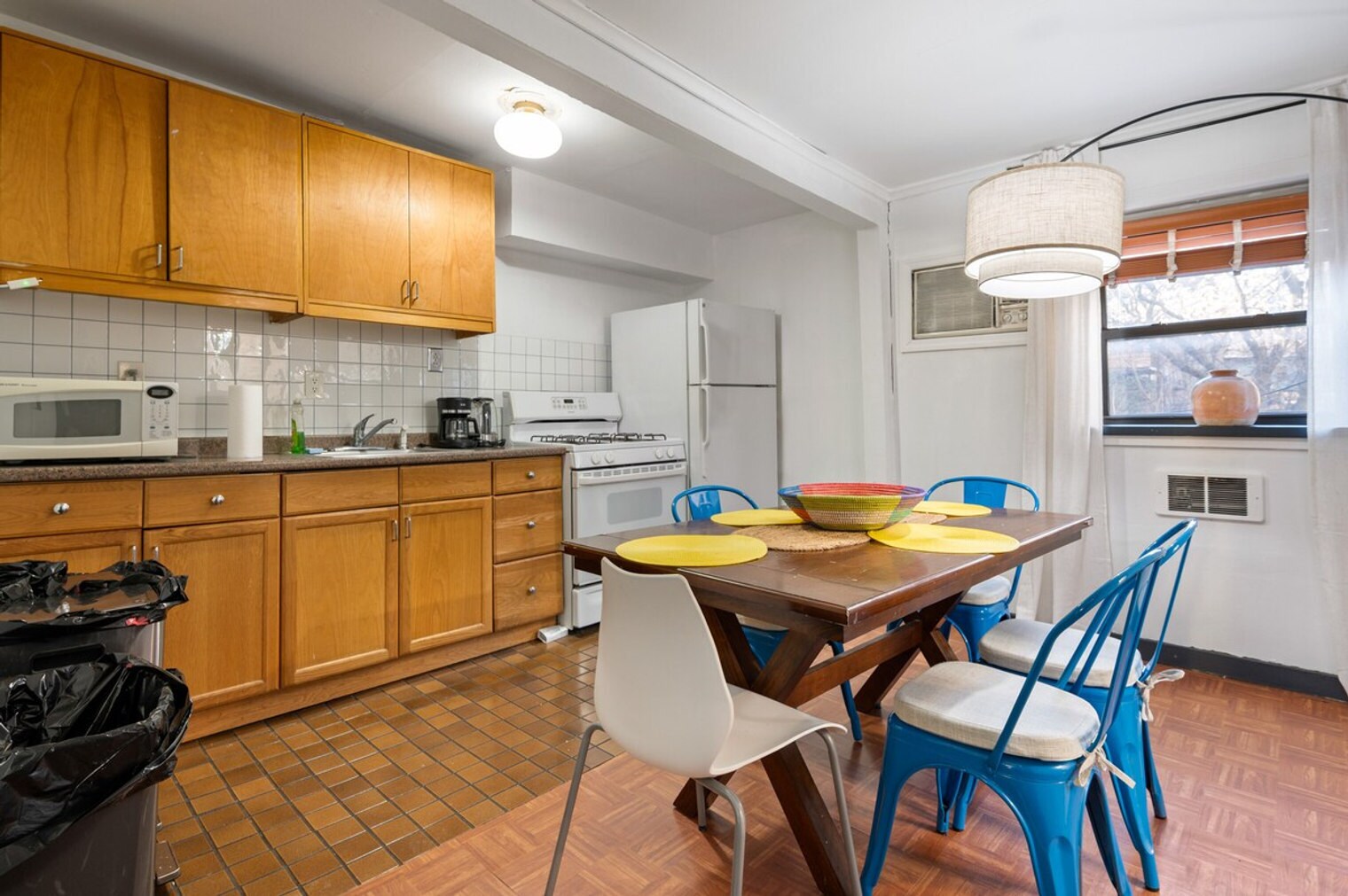 Building Photo - 301 W 31st St