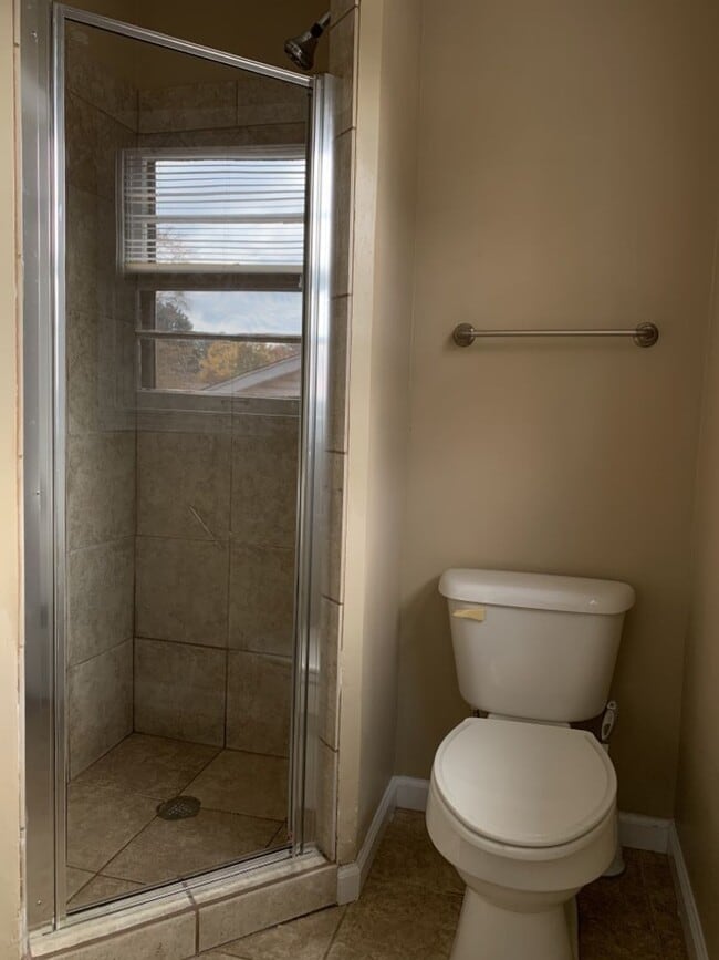Building Photo - 2224 Bower Dr