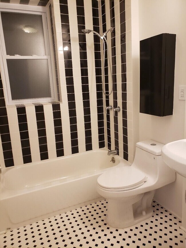 Building Photo - 135 Van Wagenen Ave