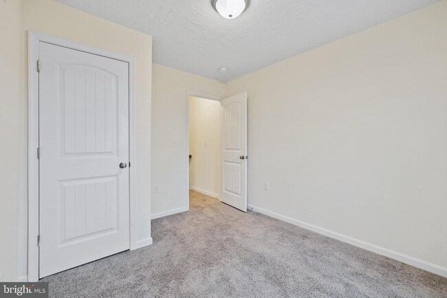 Building Photo - 118 Cadbury Dr