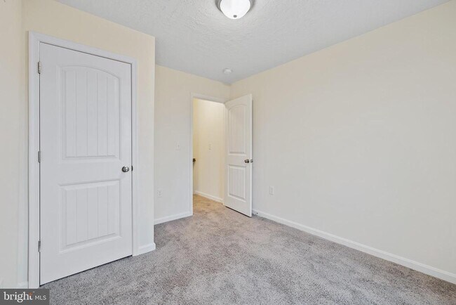 Building Photo - 30 Cadbury Dr