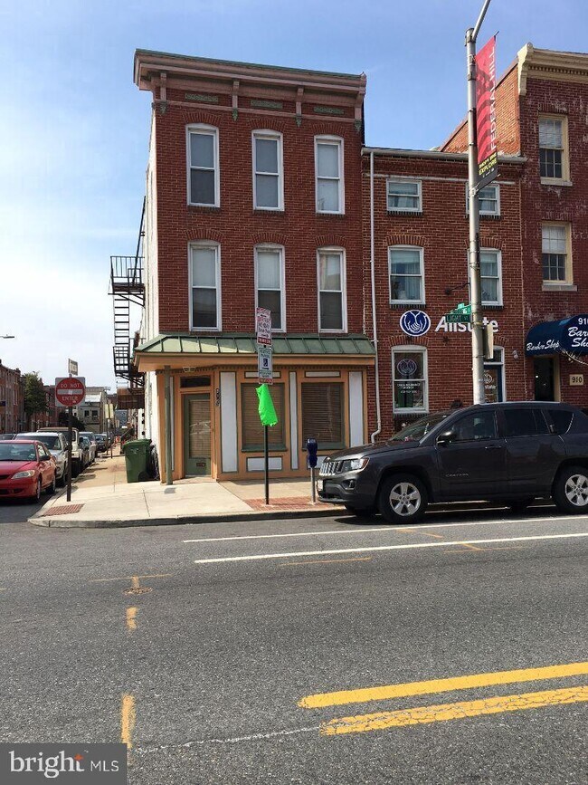 Building Photo - 914 Light St