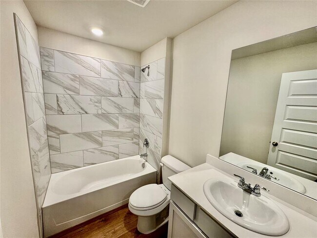 Building Photo - 6100 Blackwood Ct