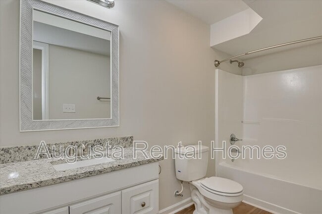 Building Photo - 40 Conifer Ct