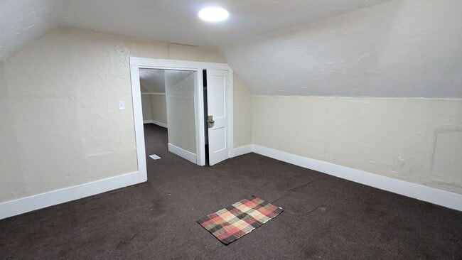 Building Photo - Newly renovated Akron apartment offering spacious rooms and a finished attic for flexible living ...