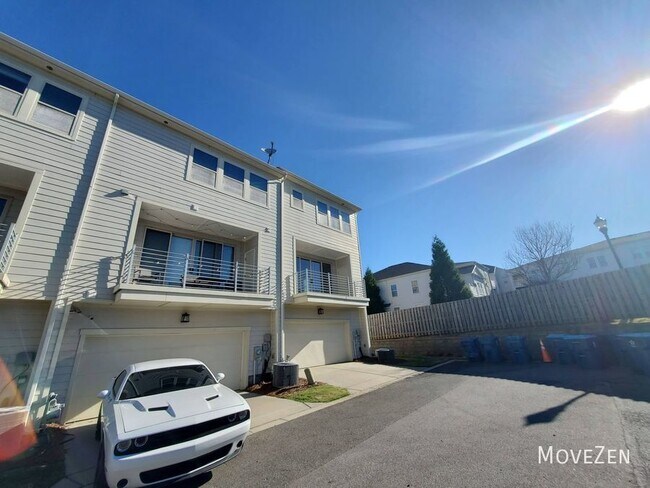 Building Photo - 1619 Pat Garrett St
