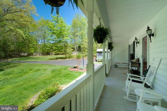 Building Photo - 391 Windermere Dr