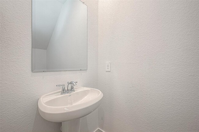 Building Photo - 3012 Skyline Mesa Dr