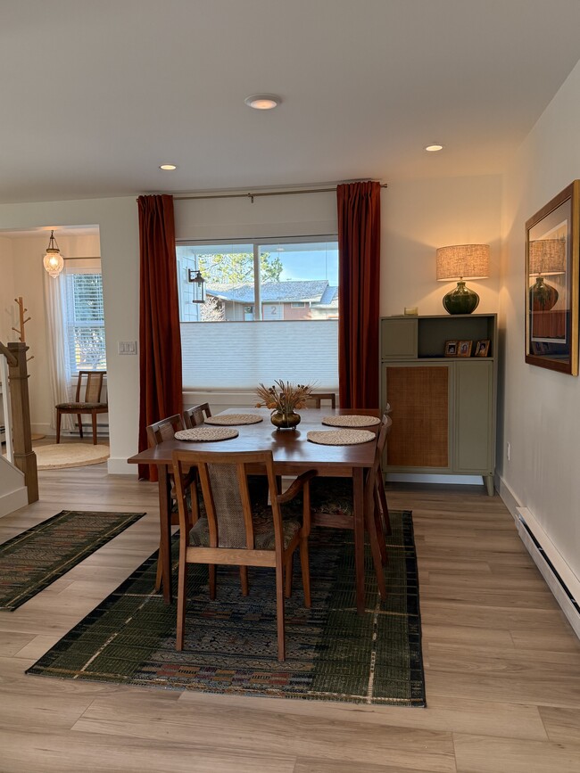 Building Photo - 2612 Westridge Dr