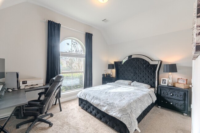 Building Photo - 209 Trillium Pk Lp