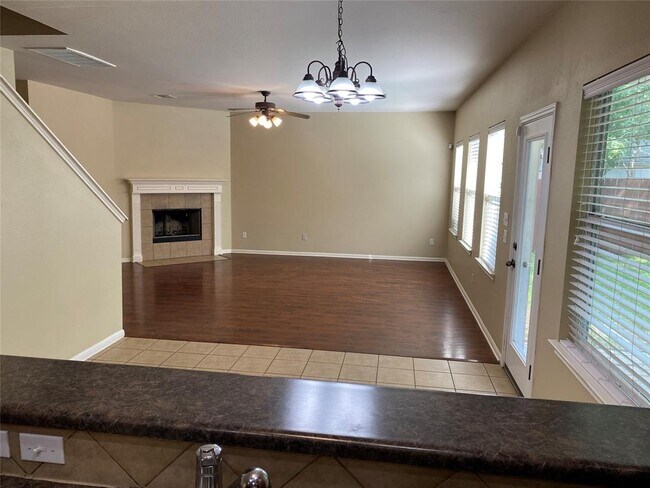 Building Photo - 30318 Bumble Bee Dr