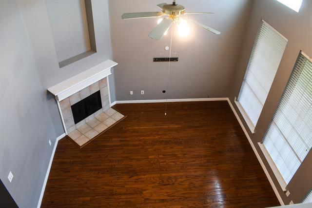 Building Photo - 409 Royal Crest Dr