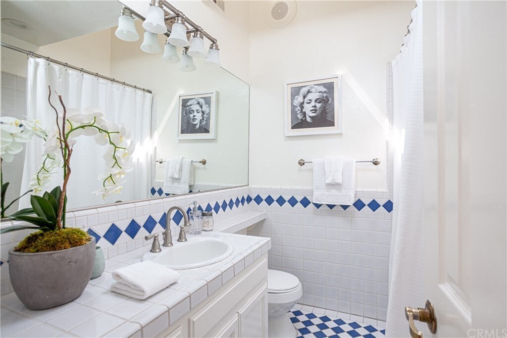 Building Photo - 509 Goldenrod Ave