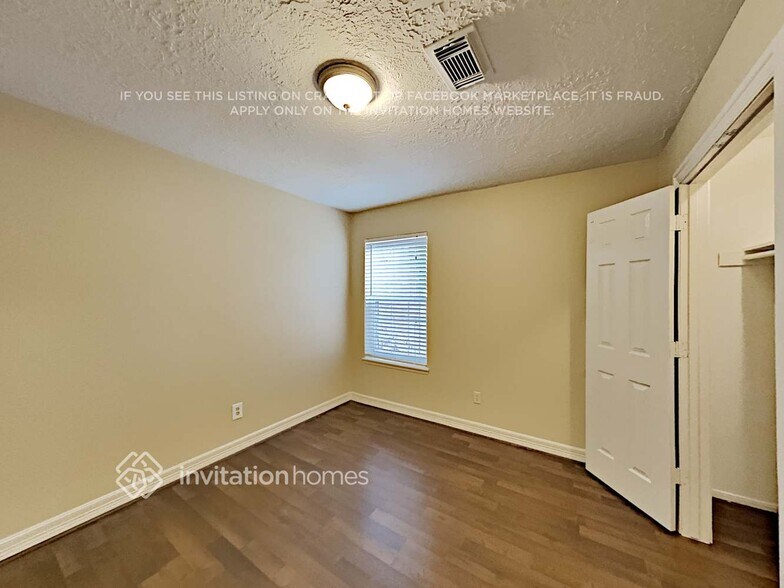 Building Photo - 16395 Havenpark Dr