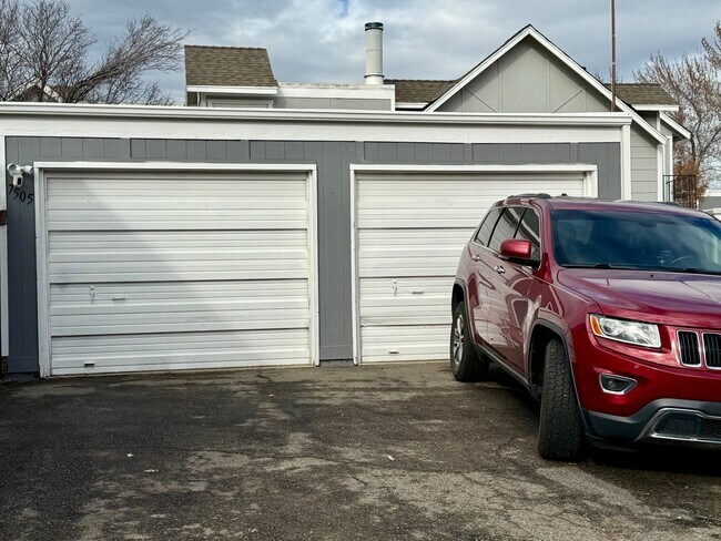 Building Photo - Comfort and Convenience in South Reno Near Huffaker Trailhead