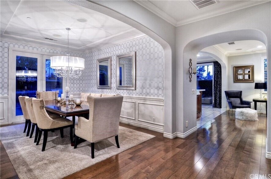 Formal Dining Room - 325 Canal Wy