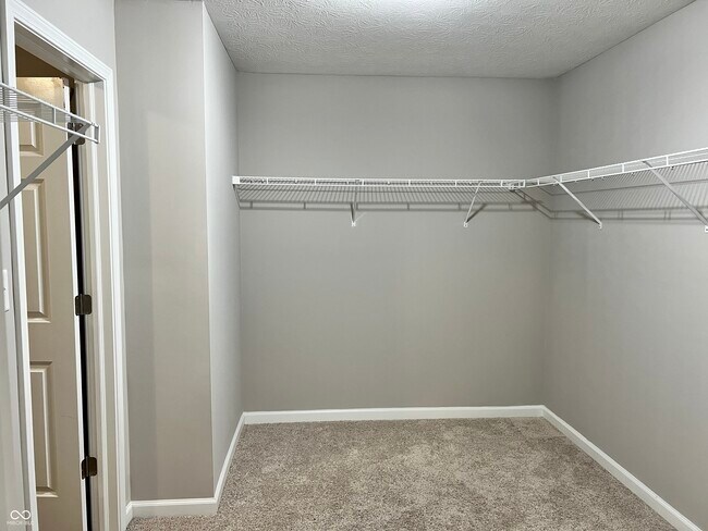 Building Photo - 5656 Grosbeak Dr