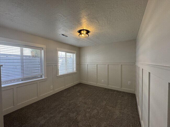 Building Photo - 4931 W Berry Creek Dr